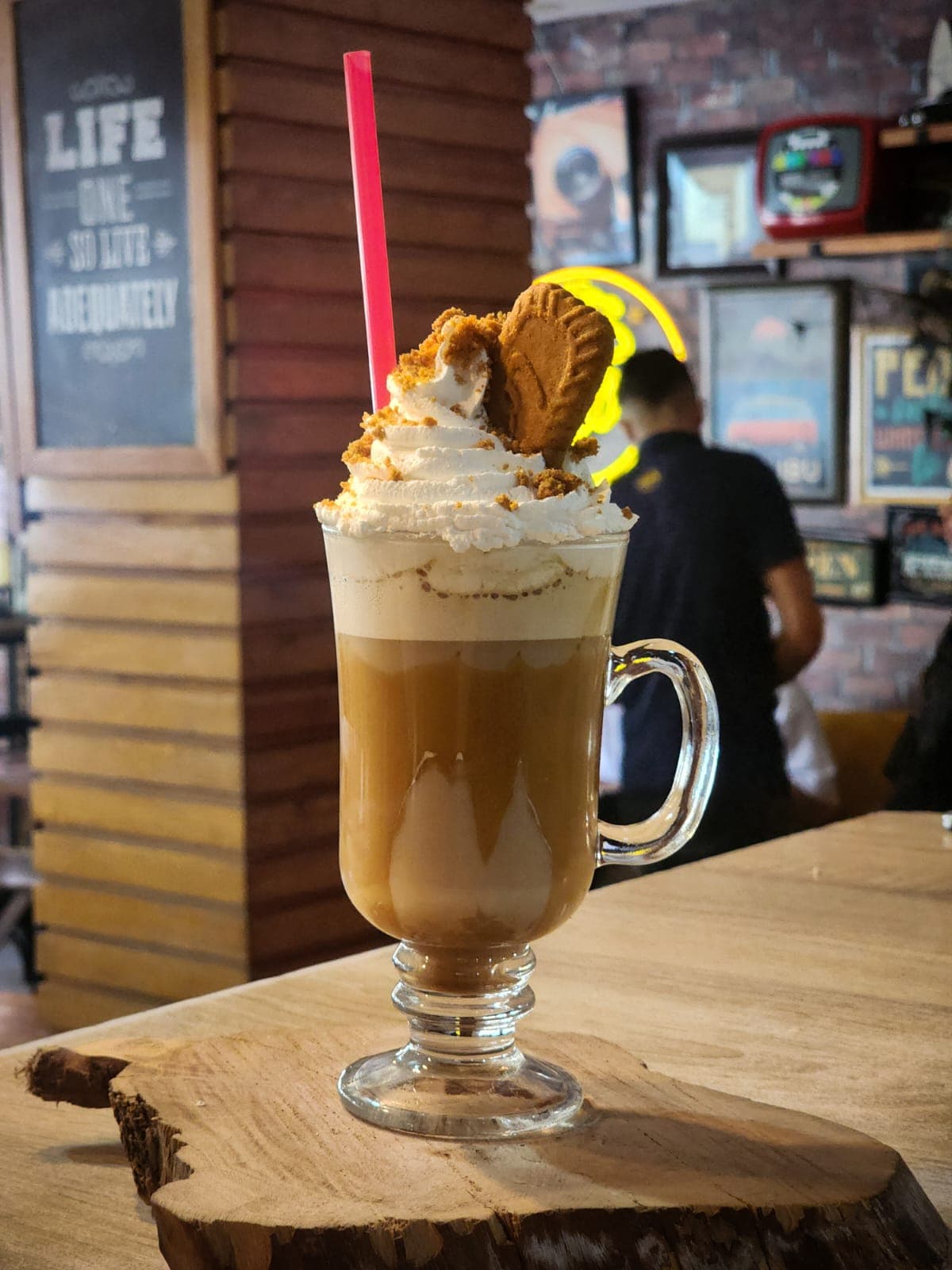Freakshake gourmand, chantilly et fruits secs